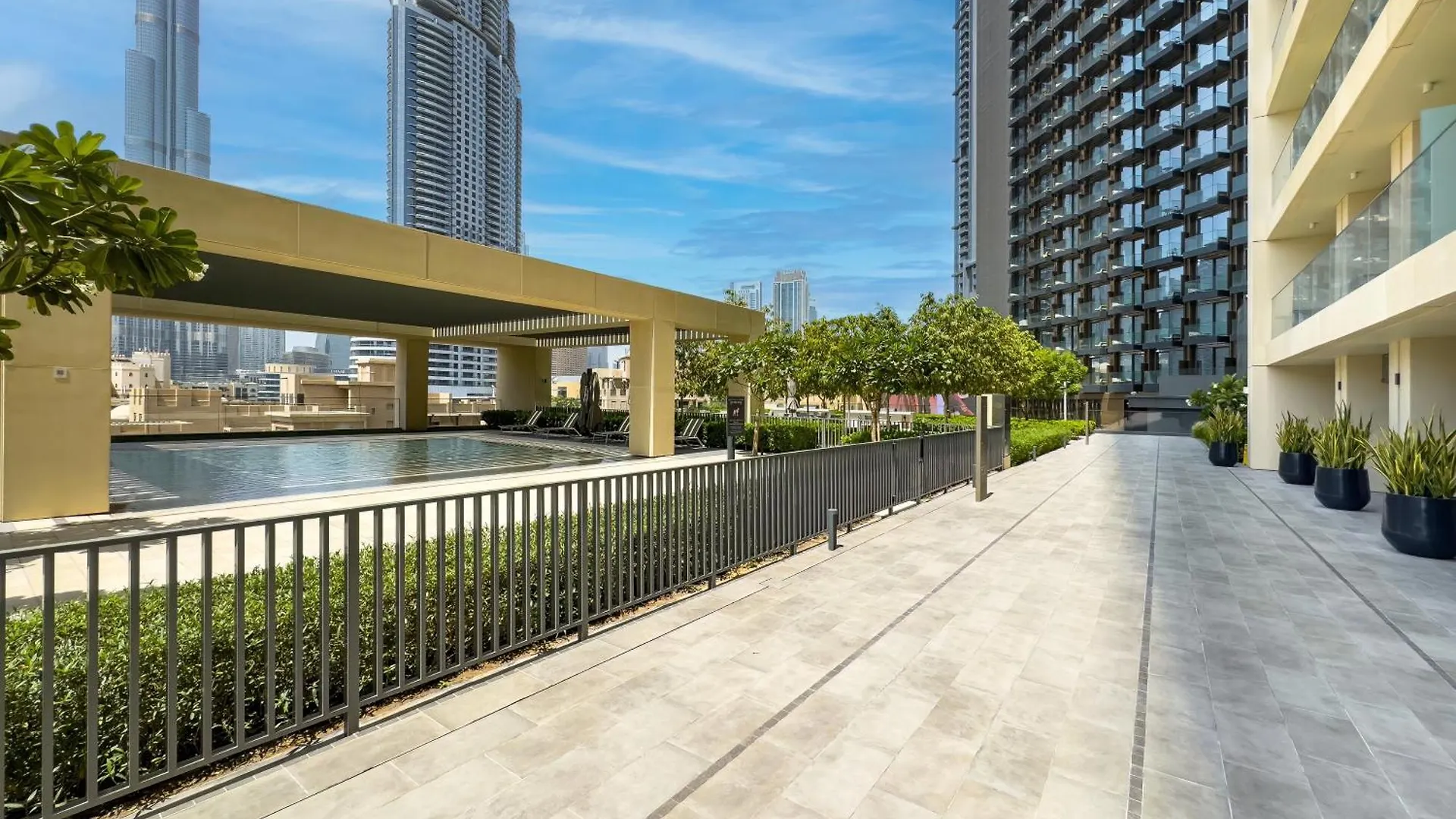 New! Panoramic Burj Khalifa Views At Burj Royale Apartment Dubai