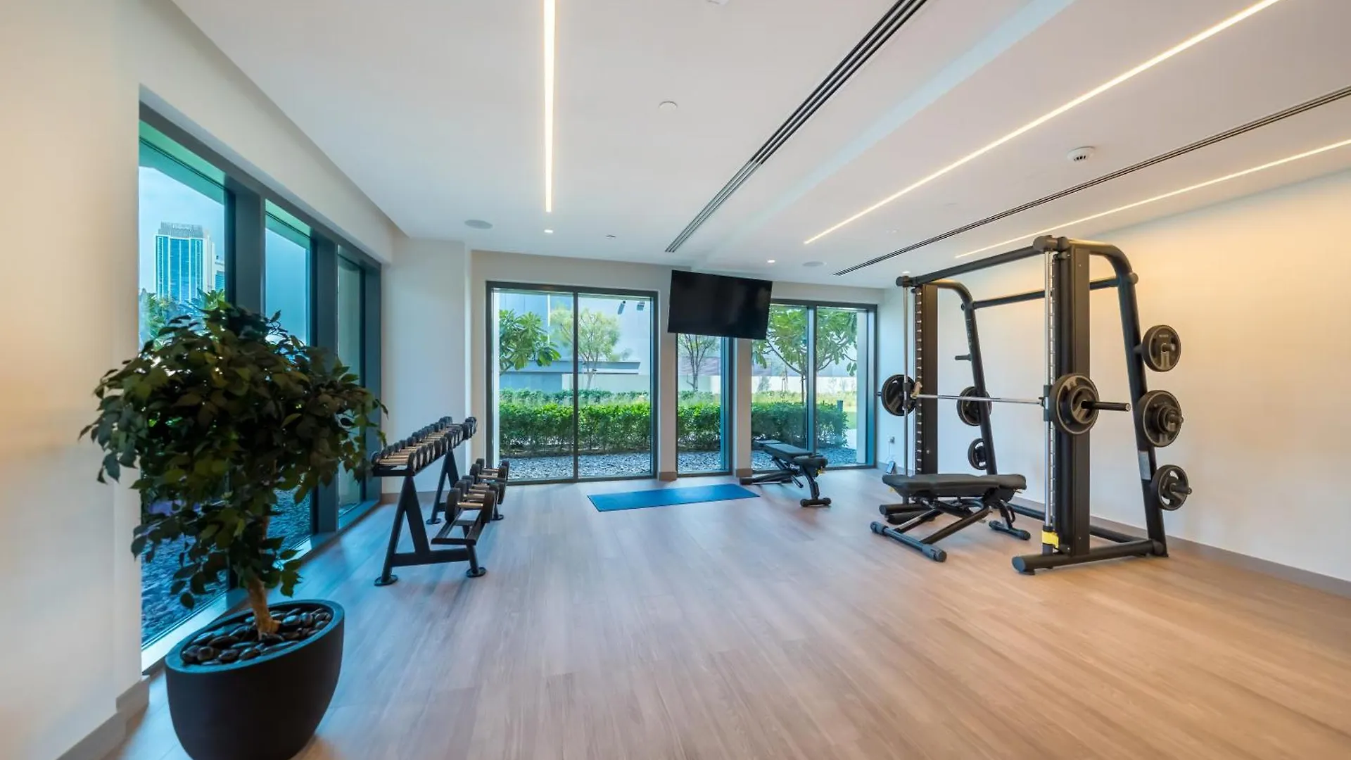New! Panoramic Burj Khalifa Views At Burj Royale Apartment Dubai