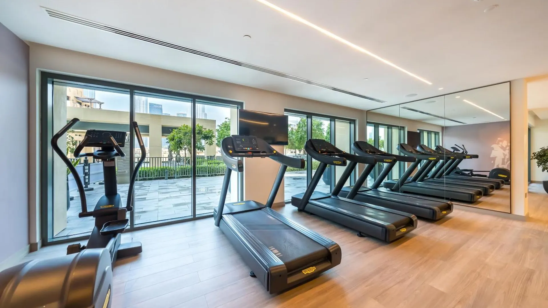 New! Panoramic Burj Khalifa Views At Burj Royale Apartment Dubai