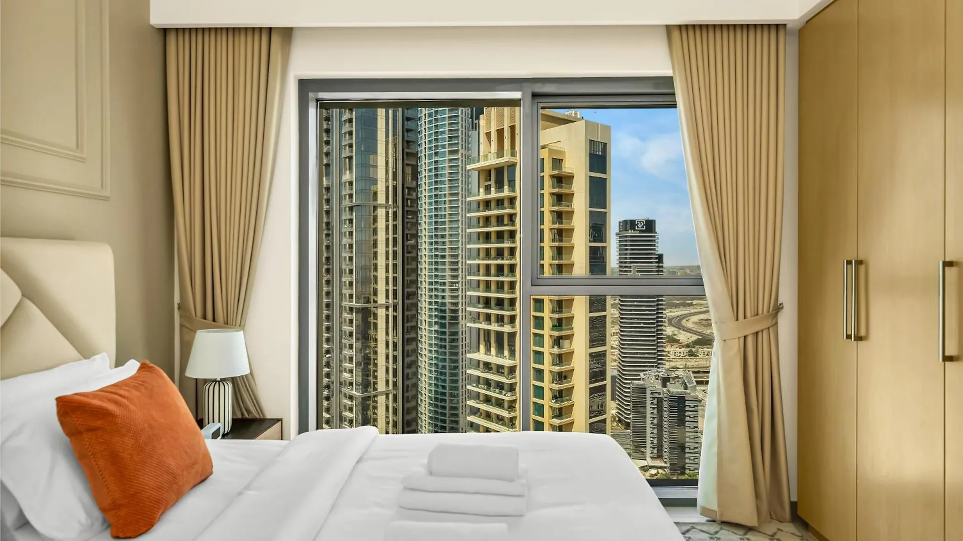 New! Panoramic Burj Khalifa Views At Burj Royale Apartment Dubai 0*,  United Arab Emirates