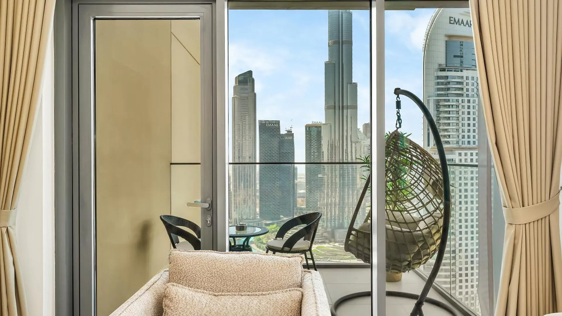 New! Panoramic Burj Khalifa Views At Burj Royale Apartment Dubai